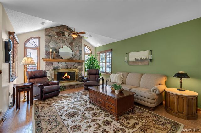 5856 Forest Creek Dr, Clarence, NY 14051