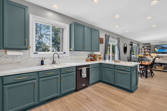 11375 Middletown Lane, Huntley, IL 60142