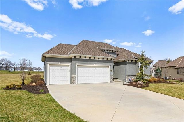 10008 N Revere Court, Kansas City, MO 64154