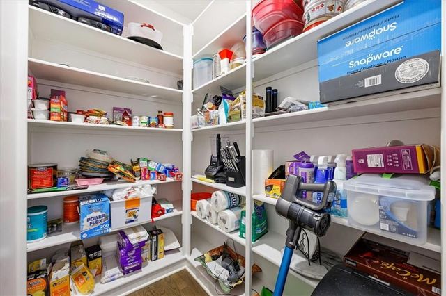 10008 N Revere Court, Kansas City, MO 64154