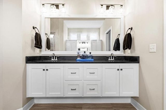 10008 N Revere Court, Kansas City, MO 64154