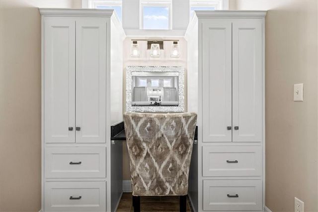 10008 N Revere Court, Kansas City, MO 64154