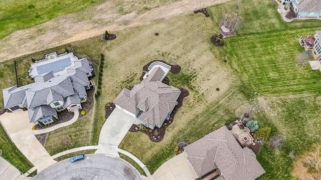 10008 N Revere Court, Kansas City, MO 64154