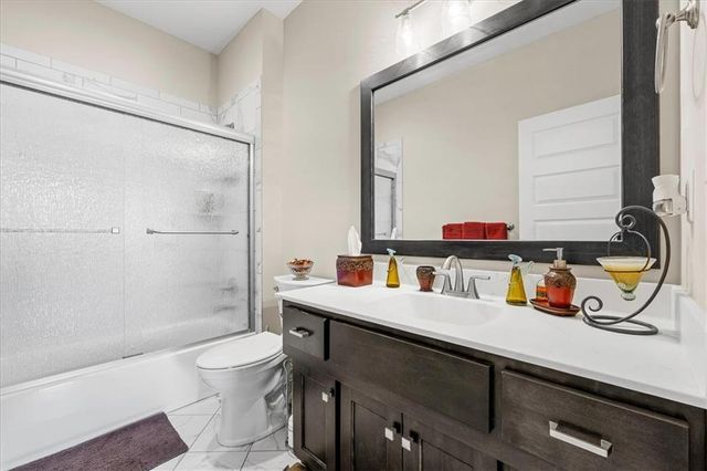 10008 N Revere Court, Kansas City, MO 64154