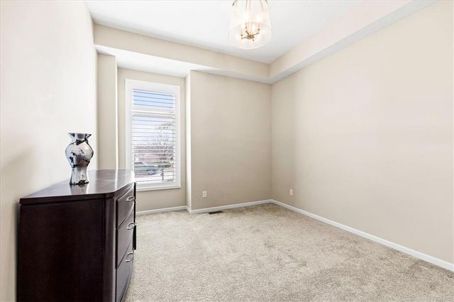 10008 N Revere Court, Kansas City, MO 64154