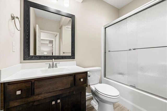 10008 N Revere Court, Kansas City, MO 64154