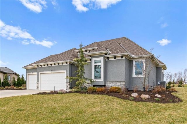 10008 N Revere Court, Kansas City, MO 64154