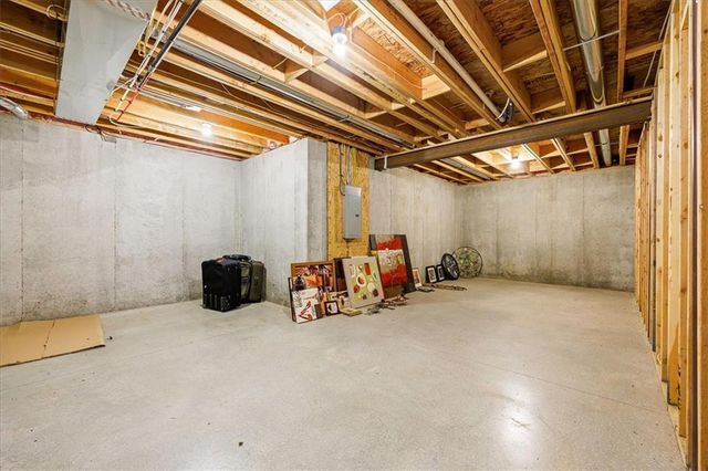 10008 N Revere Court, Kansas City, MO 64154