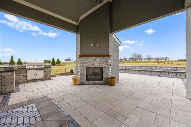 10008 N Revere Court, Kansas City, MO 64154