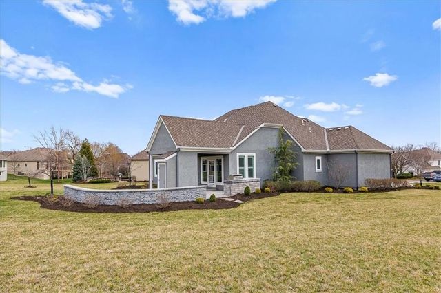 10008 N Revere Court, Kansas City, MO 64154