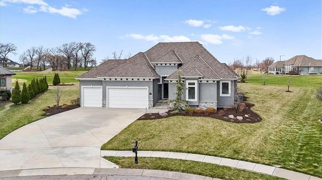 10008 N Revere Court, Kansas City, MO 64154