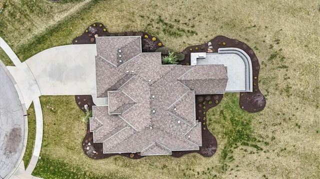 10008 N Revere Court, Kansas City, MO 64154