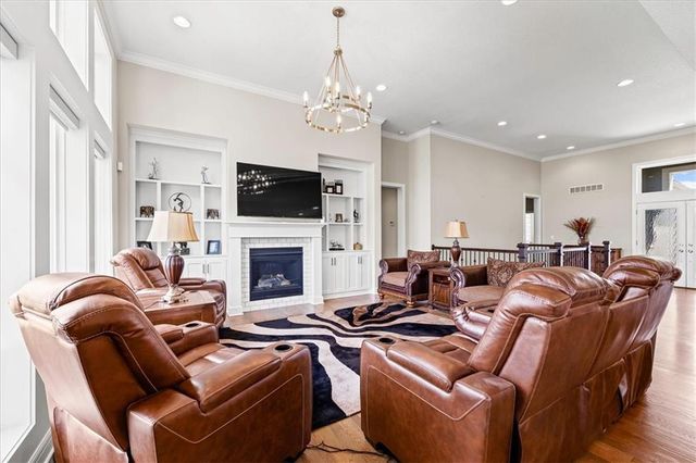 10008 N Revere Court, Kansas City, MO 64154