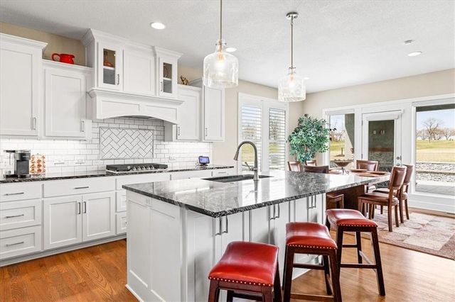 10008 N Revere Court, Kansas City, MO 64154