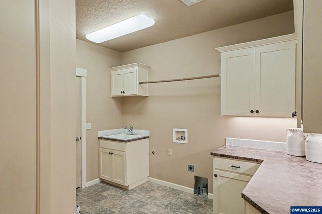 5428 Swallowtail St SE, Salem, OR 97306