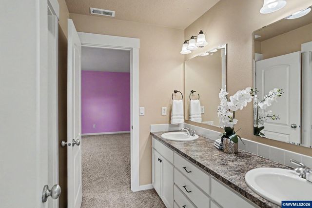 5428 Swallowtail St SE, Salem, OR 97306