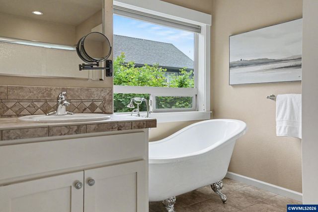 5428 Swallowtail St SE, Salem, OR 97306
