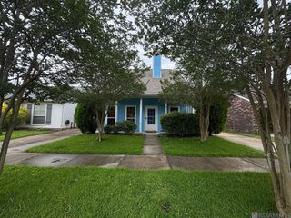 951 E Tom Stokes Ct, Saint George, LA 70810