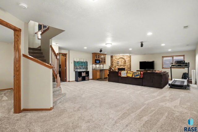 2908 W Auburn Hills St Street, Sioux Falls, SD 57108