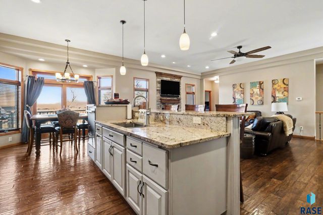 2908 W Auburn Hills St Street, Sioux Falls, SD 57108