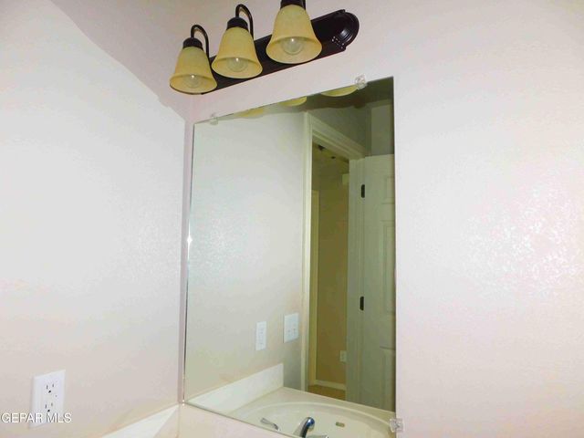 10021 RAILROAD Drive 103, El Paso, TX 79924