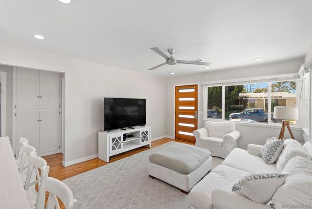 3635 Tomahawk, San Diego, CA 92117