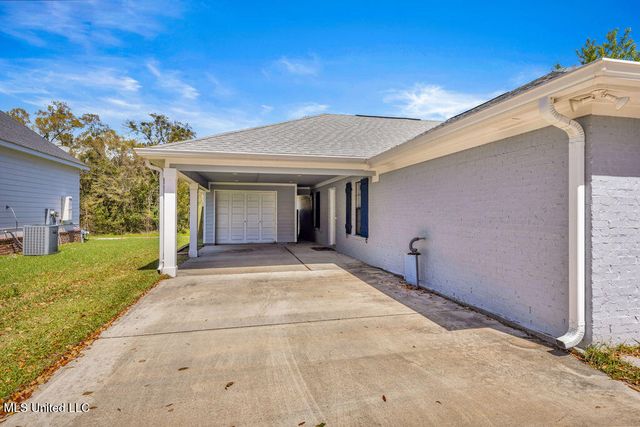 405 Ulman Avenue, Bay Saint Louis, MS 39520