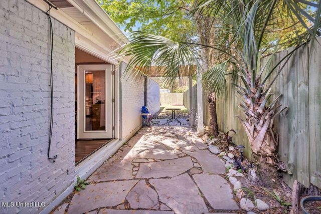 405 Ulman Avenue, Bay Saint Louis, MS 39520