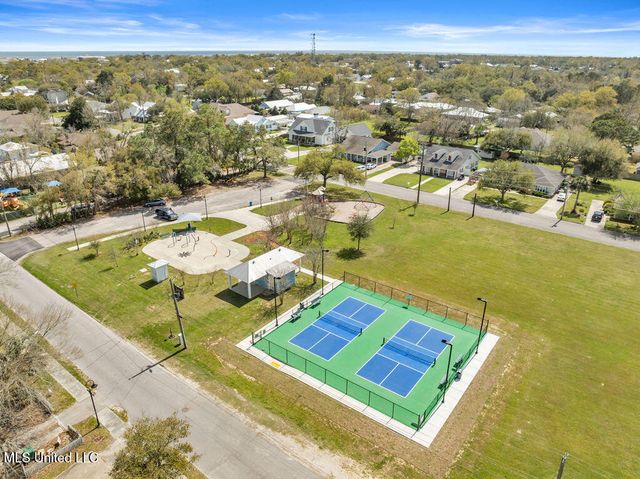 405 Ulman Avenue, Bay Saint Louis, MS 39520