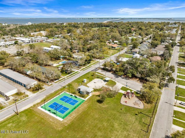 405 Ulman Avenue, Bay Saint Louis, MS 39520