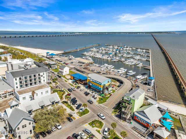 405 Ulman Avenue, Bay Saint Louis, MS 39520