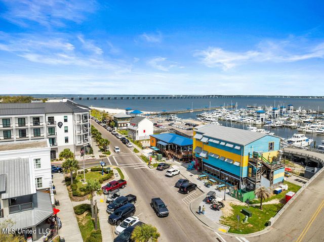 405 Ulman Avenue, Bay Saint Louis, MS 39520