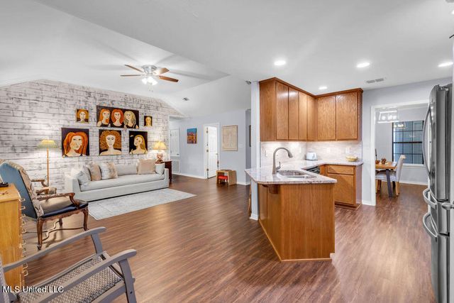 405 Ulman Avenue, Bay Saint Louis, MS 39520
