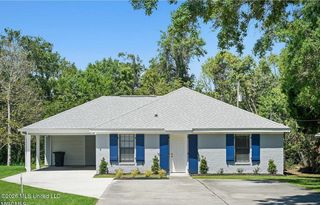 405 Ulman Avenue, Bay Saint Louis, MS 39520