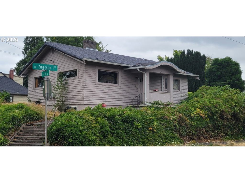 915 Ne EMERSON St, Portland, OR 97211