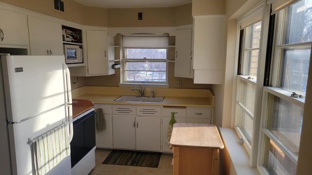 11605 W Mount Vernon AVENUE, Wauwatosa, WI 53226