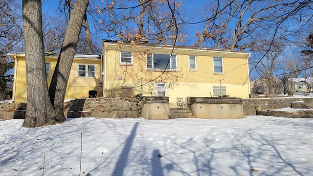 11605 W Mount Vernon AVENUE, Wauwatosa, WI 53226