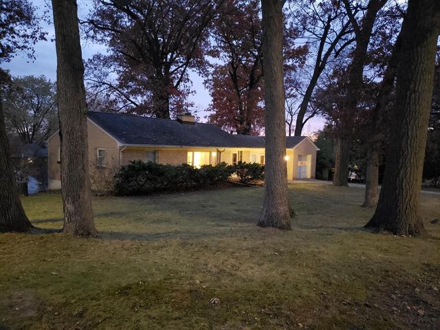 11605 W Mount Vernon AVENUE, Wauwatosa, WI 53226