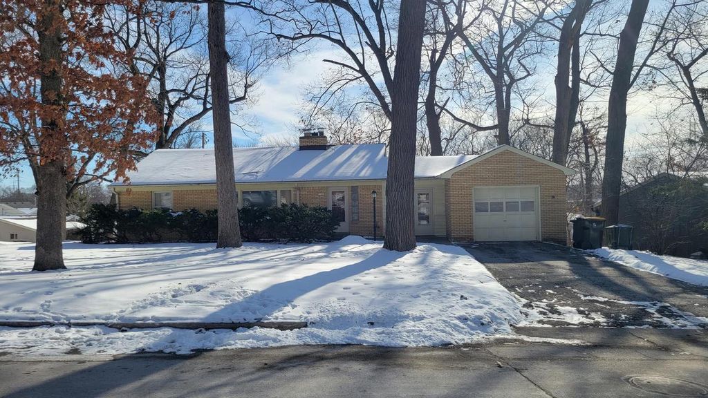 11605 W Mount Vernon AVENUE, Wauwatosa, WI 53226