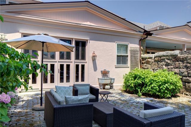 3 Hazard Avenue, Newport, RI 02840