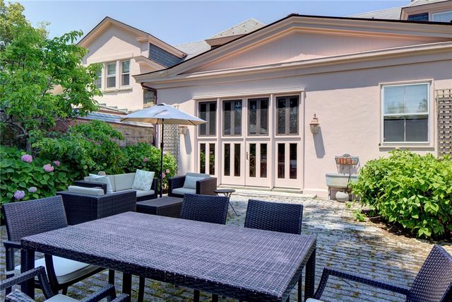 3 Hazard Avenue, Newport, RI 02840