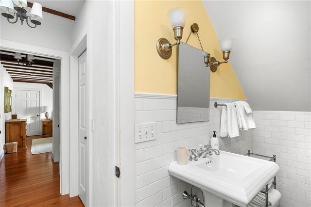 3 Hazard Avenue, Newport, RI 02840