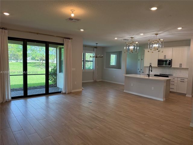 8112 NW 78th Street 8112, Tamarac, FL 33321