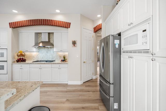 1061 Sandwick Way, Folsom, CA 95630