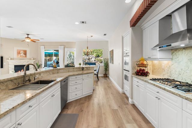 1061 Sandwick Way, Folsom, CA 95630