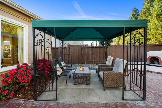 1061 Sandwick Way, Folsom, CA 95630