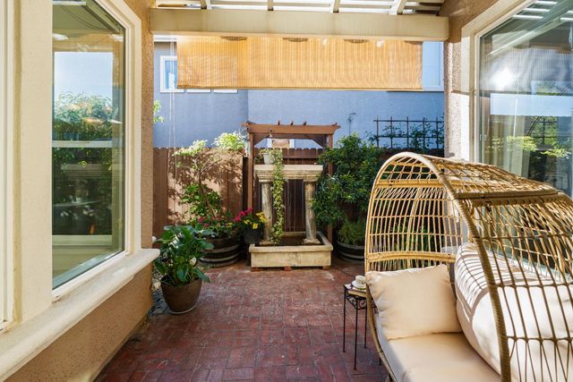 1061 Sandwick Way, Folsom, CA 95630