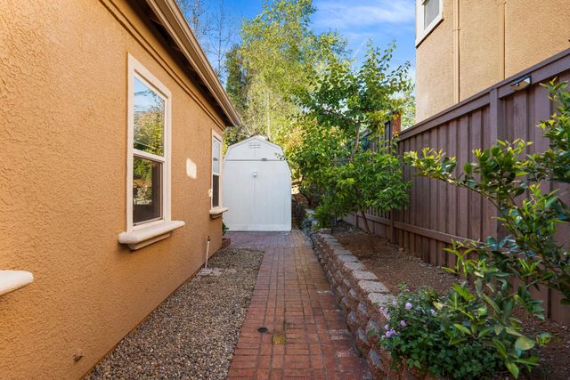 1061 Sandwick Way, Folsom, CA 95630