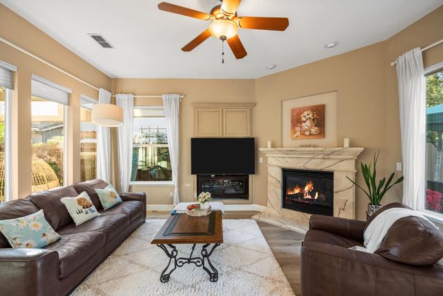 1061 Sandwick Way, Folsom, CA 95630