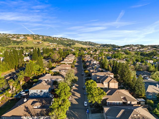 1061 Sandwick Way, Folsom, CA 95630